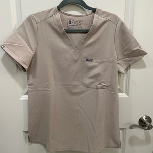 Figs scrubs set- sand/ beige- Women small top, bottom small/ tall